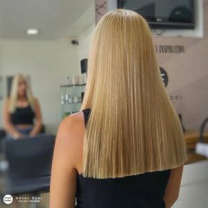 החלקת שיער מקצועית לשיער בלונדיני במרכז להחלקות שיער אורטל אדרי